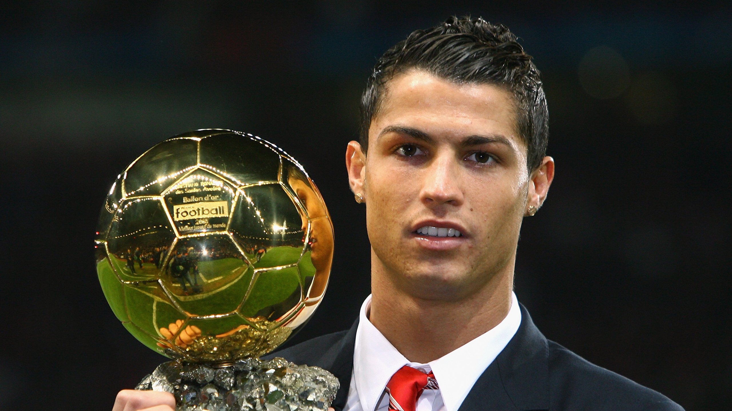 AIYOUXI.COM-乔治坦言球场沟通是决定比赛胜负关键